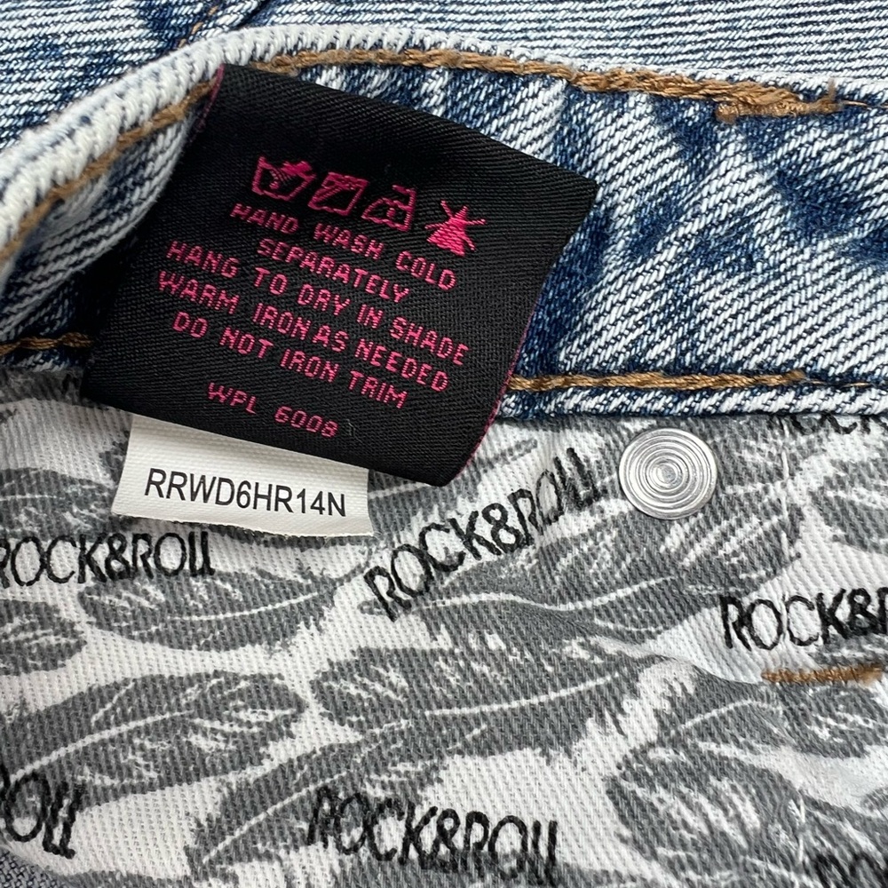 Rock & Roll Cowgirl Distressed Blue Flare Jeans Size 27 - Picture 11 of 11